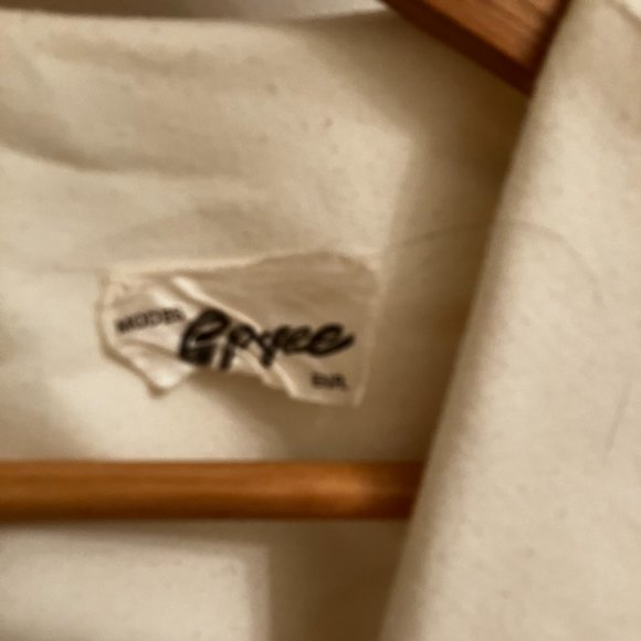 Spyee size 3 cream pant suit - Picture 4 of 12